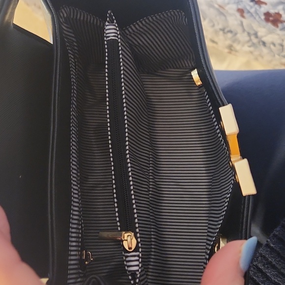 Cute Black Satchel Purse - Picture 3 of 3